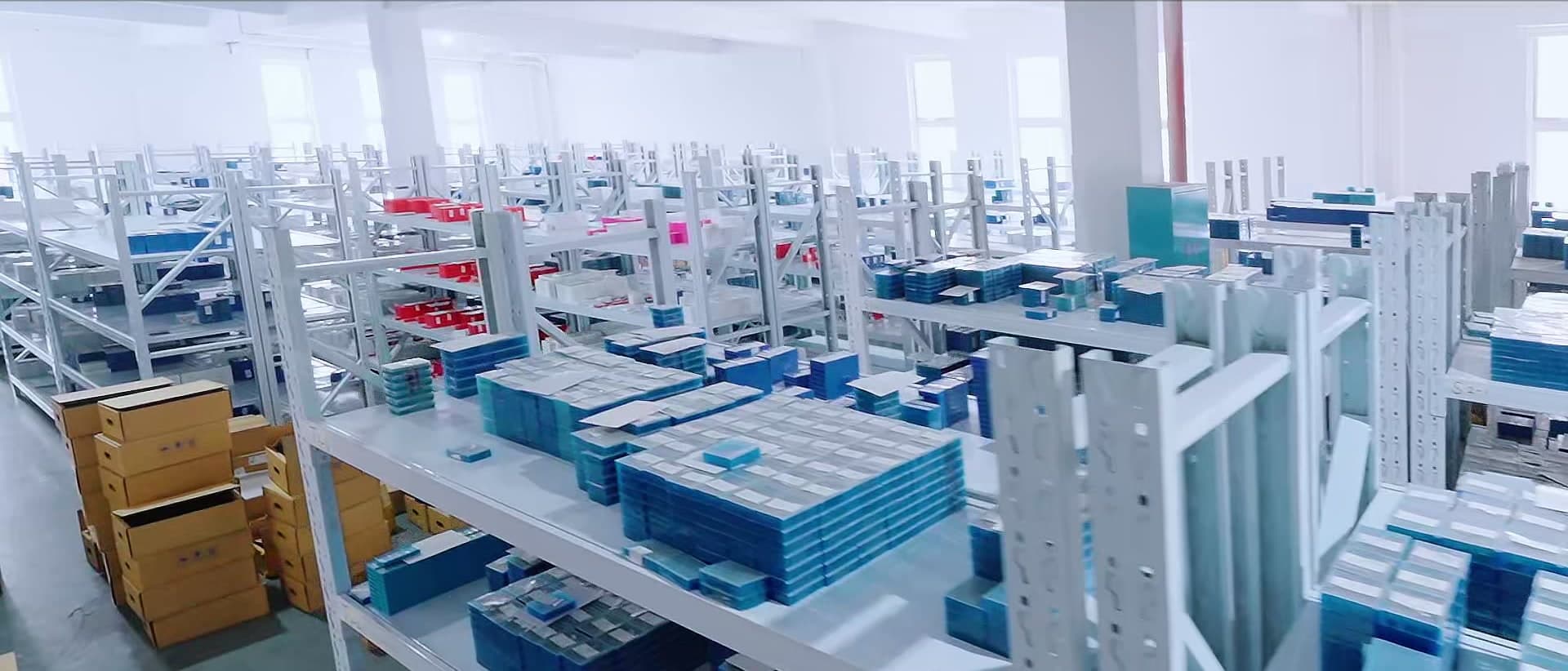 成品仓储 · 蓝色包装大全景